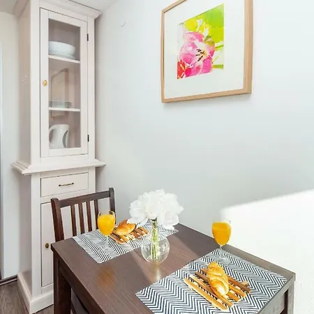 City Wall's Studio Apartment *
